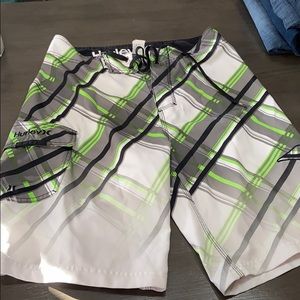 Hurley Boardshorts size 28